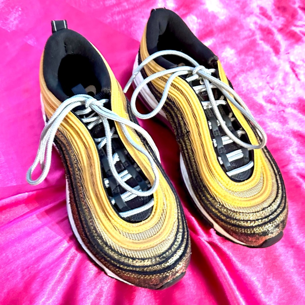 Stylish Women's Yellow and Black Sneakers